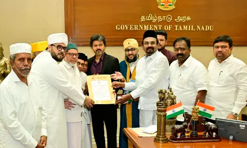 കന്തൂരി ഉറൂസ്: നാഗൂർ ദർഗയിലേക്ക് 45 കിലോ ചന്ദനം അനുവദിച്ച് തമിഴ്നാട് മുഖ്യമന്ത്രി വിജയ് കന്തൂരി ഉറൂസ്: നാഗൂർ ദർഗയിലേക്ക് 45 കിലോ ചന്ദനം അനുവദിച്ച് തമിഴ്നാട് മുഖ്യമന്ത്രി വിജയ്