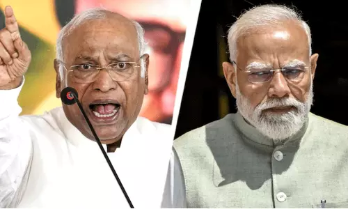 ചൈനക്ക് ക്ലീൻചിറ്റ് നൽകുന്നത് മതിയാക്കൂ’; അതിർത്തിയിലെ സംഘർഷത്തിൽ മോദിക്കെതിരെ ആഞ്ഞടിച്ച് ഖാർഗെ ചൈനക്ക് ക്ലീൻചിറ്റ് നൽകുന്നത് മതിയാക്കൂ’; അതിർത്തിയിലെ സംഘർഷത്തിൽ മോദിക്കെതിരെ ആഞ്ഞടിച്ച് ഖാർഗെ