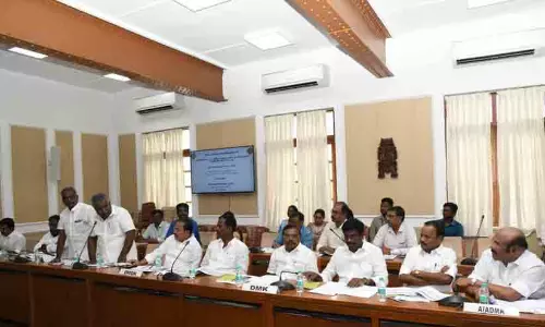 ഗ്യാനേഷ് കുമാർ രാജിവെക്കണം; തമിഴ്നാട്ടിൽ സർവകക്ഷി യോഗത്തിൽ പ്രതിഷേധം ഗ്യാനേഷ് കുമാർ രാജിവെക്കണം; തമിഴ്നാട്ടിൽ സർവകക്ഷി യോഗത്തിൽ പ്രതിഷേധം