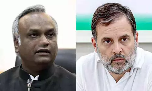 തെളിവുകൾ പുറത്തുവിടൂ; രാഹുൽ ഗാന്ധിക്കെതിരായ ആരോപണത്തിൽ ബി.ജെ.പിയെ വെല്ലുവിളിച്ച് പ്രിയങ്ക് ഖാർഗെ തെളിവുകൾ പുറത്തുവിടൂ; രാഹുൽ ഗാന്ധിക്കെതിരായ ആരോപണത്തിൽ ബി.ജെ.പിയെ വെല്ലുവിളിച്ച് പ്രിയങ്ക് ഖാർഗെ