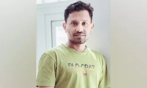 മോഹൻലാലിനെ ഹൃദയത്തിൽ പ്രതിഷ്ഠിച്ചു കൈകളിൽ കാമറയുമായി കിരീടം ഉണ്ണി
