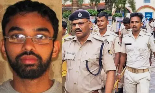 സേവനം കുറ്റമോ? ഒഡീഷയിൽ ആദിവാസികൾക്കായി പ്രവർത്തിച്ച ഡോക്ടറുടെ അറസ്റ്റ് ഭരണകൂട ഭീകരതയെന്ന് പ്രതിപക്ഷം