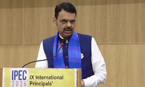 ജെൻസിക്കും ജെൻ ആൽഫക്കും വിവരമുണ്ട്, യഥാർഥ അറിവില്ല; ആരോപണവുമായി ദേവേന്ദ്ര ഫഡ്‌നാവിസ്