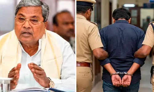 സിദ്ധരാമയ്യ ഉൾപ്പെട്ട സ്റ്റിങ് ഓപ്പറേഷൻ: ഡൽഹിയിൽ നിന്ന് ഒരാളെ കർണാടക പൊലീസ് അറസ്റ്റ് ചെയ്തു സിദ്ധരാമയ്യ ഉൾപ്പെട്ട സ്റ്റിങ് ഓപ്പറേഷൻ: ഡൽഹിയിൽ നിന്ന് ഒരാളെ കർണാടക പൊലീസ് അറസ്റ്റ് ചെയ്തു