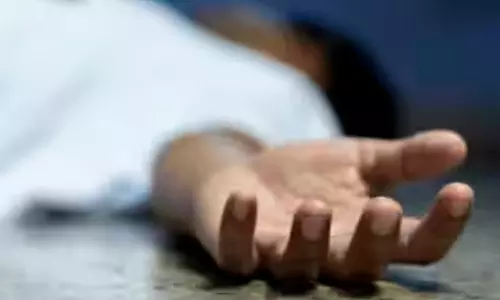 കടബാധ്യതയെ തുടർന്ന് മൂന്ന് മക്കൾക്ക് വിഷം നൽകി; അമ്മയും എട്ടുവയസ്സുകാരിയും മരിച്ചു കടബാധ്യതയെ തുടർന്ന് മൂന്ന് മക്കൾക്ക് വിഷം നൽകി; അമ്മയും എട്ടുവയസ്സുകാരിയും മരിച്ചു