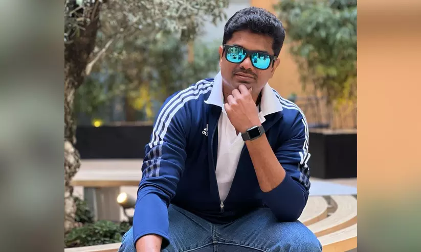 ഷട്ടിൽ കളിക്കുന്നതിനിടെ ദുബൈയിൽ മലയാളി കുഴഞ്ഞുവീണ് മരിച്ചു ഷട്ടിൽ കളിക്കുന്നതിനിടെ ദുബൈയിൽ മലയാളി കുഴഞ്ഞുവീണ് മരിച്ചു