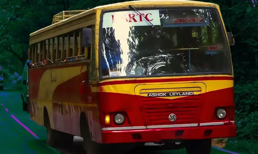 ബന്ദിപ്പുർ ചെക്ക്പോസ്റ്റിൽ കുടുങ്ങി കെ.എസ്.ആർ.ടി.സി ബസ്; പെരുവഴിയിലായി യാത്രക്കാർ, മന്ത്രിയുടെ ഇടപെടലിൽ ആശ്വാസം ബന്ദിപ്പുർ ചെക്ക്പോസ്റ്റിൽ കുടുങ്ങി കെ.എസ്.ആർ.ടി.സി ബസ്; പെരുവഴിയിലായി യാത്രക്കാർ, മന്ത്രിയുടെ ഇടപെടലിൽ ആശ്വാസം