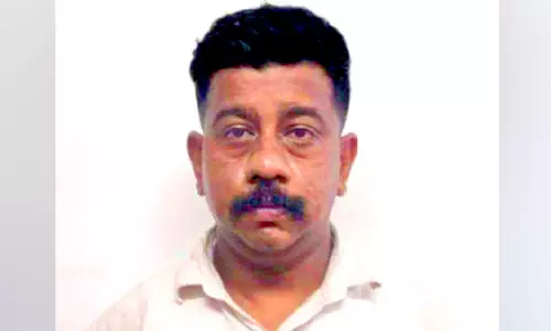 സ​വാ​ള ക​യ​റ്റി​യ ലോ​റി​യി​ൽ മൂ​ന്ന് കോ​ടി​ രൂപയു​ടെ പു​ക​യി​ല ഉ​ൽ​പ​ന്നം; മു​ഖ്യ സൂ​ത്ര​ധാ​ര​ൻ അ​റ​സ്റ്റി​ൽ