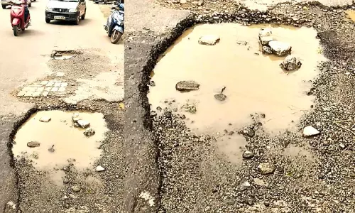 ആരു മൂടും ഈ മരണക്കുഴികൾ ? പത്തിരിപ്പാലയിലെ വൻ ഗർത്തങ്ങൾ ജീവന് ഭീഷണി ആരു മൂടും ഈ മരണക്കുഴികൾ ? പത്തിരിപ്പാലയിലെ വൻ ഗർത്തങ്ങൾ ജീവന് ഭീഷണി