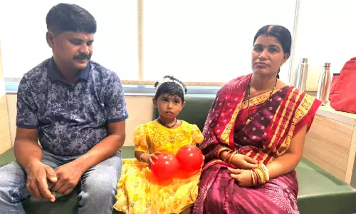 ബാറ്ററി വില്ലനായി; രണ്ട് വയസ്സുകാരി മരണമുഖത്ത്നിന്ന് ജീവിതത്തിലേക്ക് ബാറ്ററി വില്ലനായി; രണ്ട് വയസ്സുകാരി മരണമുഖത്ത്നിന്ന് ജീവിതത്തിലേക്ക്