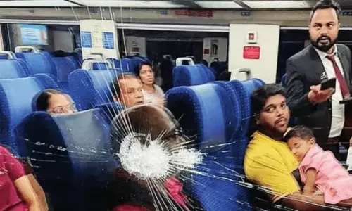12,157 Stone-Pelting Incidents in 5 Years: RPF & GRP Chiefs Vow Strict Action
