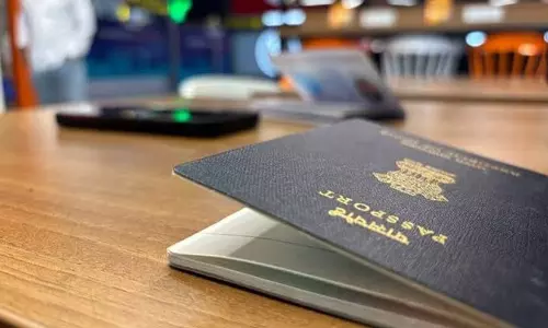 യു.എ.ഇയിൽ പ്രവർത്തനം നിർത്തിയ നാല് ഇന്ത്യന്‍ സേവന കേന്ദ്രങ്ങളിൽ നിന്നുള്ള പാസ്പോർട്ടുകൾ ഇനി എങ്ങനെ കിട്ടും?
