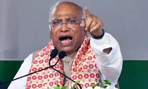‘രാമന്‍റെ പേരിൽ ക്ഷേത്രം കൊള്ളയടിച്ചവരെ ശിക്ഷിക്കാൻ രാമൻ തന്നെ കണ്ണുതുറക്കട്ടെ’; ബി.ജെ.പിക്കെതിരെ രൂക്ഷവിമർശനവുമായി ഖാർഗെ