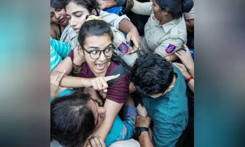 ഞങ്ങൾ ചോദ്യങ്ങൾ ചോദിച്ചുകൊണ്ടേയിരിക്കും
