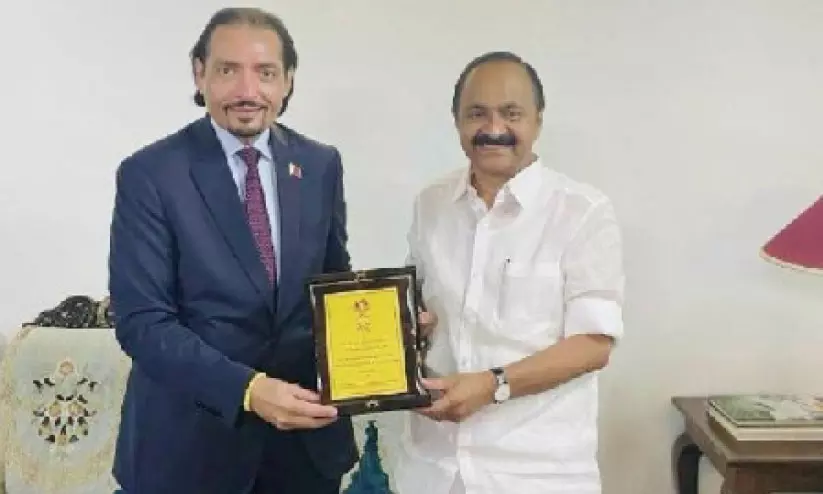 ഖത്തർ അംബാസഡർ മുഖ്യമന്ത്രി വി.ഡി. സതീശനുമായി കൂടിക്കാഴ്ച നടത്തി ഖത്തർ അംബാസഡർ മുഖ്യമന്ത്രി വി.ഡി. സതീശനുമായി കൂടിക്കാഴ്ച നടത്തി