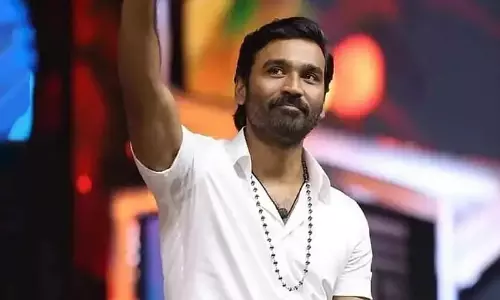 രാഷ്‌ട്രീയ പ്രവേശന ചർച്ചകൾക്കിടയിൽ മൂവായിരത്തിലധികം വനിതാ ആരാധകരുമായി കൂടിക്കാഴ്ച നടത്തി ധനുഷ്