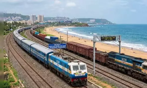 വീ​ണ്ടും പ്ര​തീ​ക്ഷ​യു​ടെ ചൂ​ളം​വി​ളി​ക്ക്   കാ​തോ​ർ​ത്ത് തീ​ര​ദേ​ശം