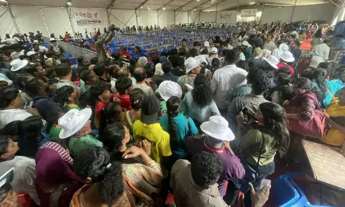 സംസ്ഥാന സ്കൂൾ കായികമേളയിൽ ഭക്ഷണവിതരണത്തിൽ ഗുരുതര വീഴ്ച, കുട്ടികൾ വലഞ്ഞു