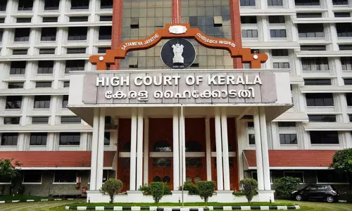 മാസപ്പടിക്കേസ്: കെ.എം. ഷാജഹാന് ഹൈകോടതിയുടെ രൂക്ഷ വിമർശനം, നിയമപരമായ യോഗ്യതയെന്തെന്ന് ചോദ്യം മാസപ്പടിക്കേസ്: കെ.എം. ഷാജഹാന് ഹൈകോടതിയുടെ രൂക്ഷ വിമർശനം, നിയമപരമായ യോഗ്യതയെന്തെന്ന് ചോദ്യം