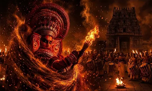 അതിജീവനത്തിന്റെ ‘പത്താമുദയം’; തെയ്യക്കോലങ്ങൾ പുറപ്പെടുകയാണ് അതിജീവനത്തിന്റെ ‘പത്താമുദയം’; തെയ്യക്കോലങ്ങൾ പുറപ്പെടുകയാണ്
