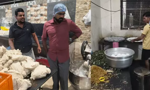 പുലർക്കാല ഓപ്പറേഷനുമായി ഭക്ഷ്യസുരക്ഷാ വകുപ്പ്; പഴകിയ എണ്ണയും വൃത്തിഹീന പലഹാരങ്ങളും കൈയോടെപൊക്കി പുലർക്കാല ഓപ്പറേഷനുമായി ഭക്ഷ്യസുരക്ഷാ വകുപ്പ്; പഴകിയ എണ്ണയും വൃത്തിഹീന പലഹാരങ്ങളും കൈയോടെപൊക്കി