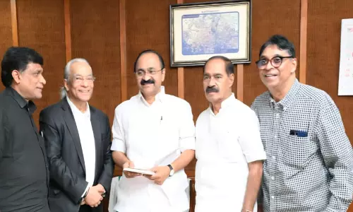 പ്രവാസി ഗ്ലോബൽ ഉച്ചകോടി; വേൾഡ് കെ.എം.സി.സി നേതാക്കൾ മുഖ്യമന്ത്രിയുമായി ചർച്ച ചെയ്തു