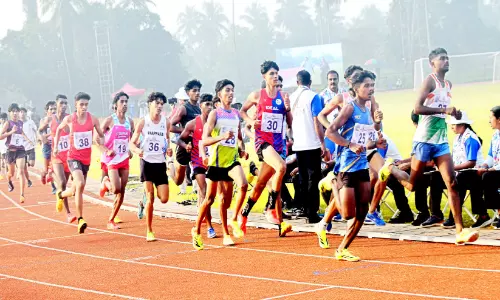 സംസ്ഥാന സ്കൂൾ കായികമേള: പാലക്കാട് ഓട്ടം തുടങ്ങി; മലപ്പുറം തൊട്ടുപിന്നാലെ സംസ്ഥാന സ്കൂൾ കായികമേള: പാലക്കാട് ഓട്ടം തുടങ്ങി; മലപ്പുറം തൊട്ടുപിന്നാലെ
