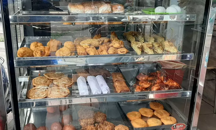 എണ്ണക്കടി നിര്മാണ കേന്ദ്രങ്ങളില് മിന്നല് പരിശോധന; ഒരു സ്ഥാപനം അടപ്പിച്ചു, മൂന്നെണ്ണത്തിന്റെ ലൈസന്സ് സസ്പെന്ഡ് ചെയ്തു എണ്ണക്കടി നിര്മാണ കേന്ദ്രങ്ങളില് മിന്നല് പരിശോധന; ഒരു സ്ഥാപനം അടപ്പിച്ചു, മൂന്നെണ്ണത്തിന്റെ ലൈസന്സ് സസ്പെന്ഡ് ചെയ്തു