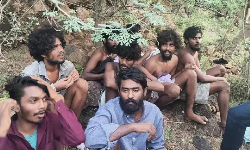 അവസാനത്തെ രണ്ടുപേരും പിടിയിൽ; തേനി ജയിലിൽനിന്ന് ചാടിയ മുഴുവൻ പ്രതികളും വീണ്ടും അകത്ത് അവസാനത്തെ രണ്ടുപേരും പിടിയിൽ; തേനി ജയിലിൽനിന്ന് ചാടിയ മുഴുവൻ പ്രതികളും വീണ്ടും അകത്ത്