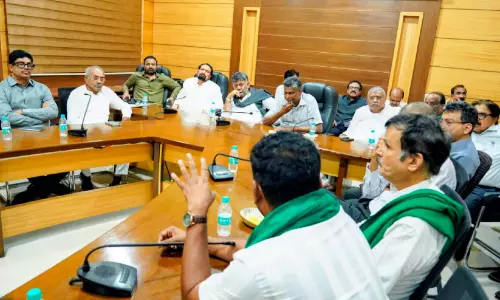 മി​ല്ലു​ട​മ​ക​ളെ​യും ക​ര്‍ഷ​ക​രെ​യും ഒ​രു​പോ​ലെ സം​ര​ക്ഷി​ക്കും-മു​ഖ്യ​മ​ന്ത്രി