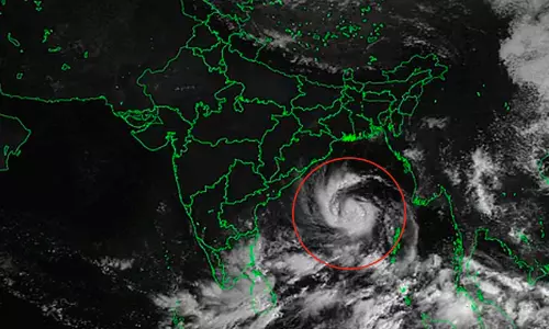 അർണബ് ചുഴലിക്കാറ്റ് കരതൊട്ടു: ആന്ധ്രയിലും ഒഡീഷയിലും അതിജാഗ്രത നിർദേശം; കേരളത്തിലും മഴക്ക് സാധ്യത!