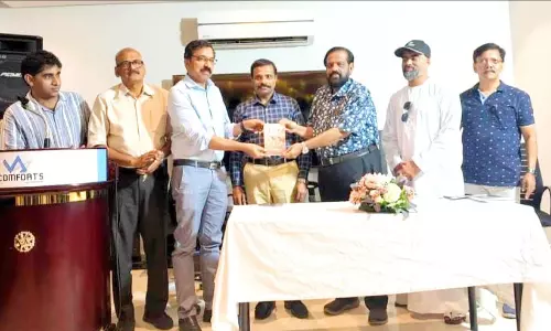 മീ​ലാ​സ് മു​ള്ള​മ്പാ​റ​യു​ടെ പു​സ്ത​ക​ങ്ങ​ൾ ജി​ദ്ദ മ​ല്ലൂ​സ് സ​ര്‍ഗ​സ​ദ​സ്സി​ല്‍ പ്ര​കാ​ശ​നം ചെ​യ്തു