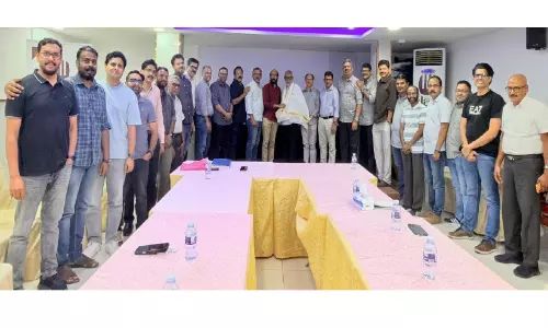 പ്രഫ. പി. ​അ​ബ്ദു​ൽ അ​സീ​സി​ന് പി.​എ​സ്.​എം.​ഒ കോ​ള​ജ് അ​ലും​നി ജി​ദ്ദ ചാ​പ്റ്റ​ർ സ്വീ​ക​ര​ണം ന​ൽ​കി