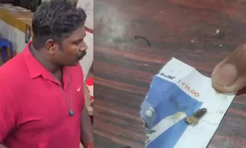 കായികമേളയിലെ ഭക്ഷണത്തില് പുഴു കണ്ടെത്തിയെന്ന് വ്യാജ പ്രചരണം; അധ്യാപകൻ അറസ്റ്റിൽ കായികമേളയിലെ ഭക്ഷണത്തില് പുഴു കണ്ടെത്തിയെന്ന് വ്യാജ പ്രചരണം; അധ്യാപകൻ അറസ്റ്റിൽ