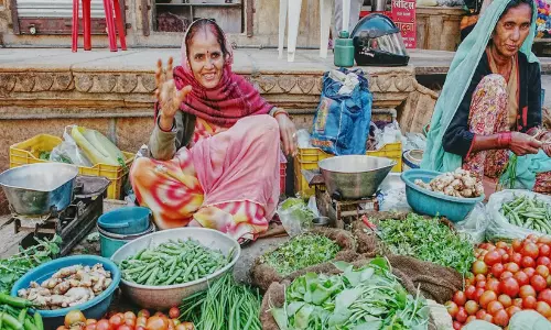 ഭക്ഷ്യവസ്തുക്കളുടെ വിലവർധന; രാജ്യത്ത് വിലക്കയറ്റം കുത്തനെ ഉയർന്നു ഭക്ഷ്യവസ്തുക്കളുടെ വിലവർധന; രാജ്യത്ത് വിലക്കയറ്റം കുത്തനെ ഉയർന്നു
