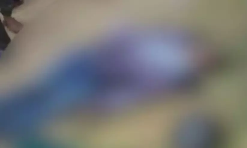 ഇടുക്കിയിൽ ഭാര്യയെ മർദിച്ച ഭർത്താവ് സ്വയം വെടിവച്ചു മരിച്ചു ഇടുക്കിയിൽ ഭാര്യയെ മർദിച്ച ഭർത്താവ് സ്വയം വെടിവച്ചു മരിച്ചു