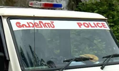 അനാവശ്യ സമ്മർദങ്ങൾക്ക് വഴങ്ങരുത്, പൊലീസുകാർക്കെതിരായ നടപടിയിൽ വിമർശനം, പ്രമേയം പാസാക്കി പൊലീസ് ഓഫീസേഴ്സ് അസോസിയേഷൻ അനാവശ്യ സമ്മർദങ്ങൾക്ക് വഴങ്ങരുത്, പൊലീസുകാർക്കെതിരായ നടപടിയിൽ വിമർശനം, പ്രമേയം പാസാക്കി പൊലീസ് ഓഫീസേഴ്സ് അസോസിയേഷൻ