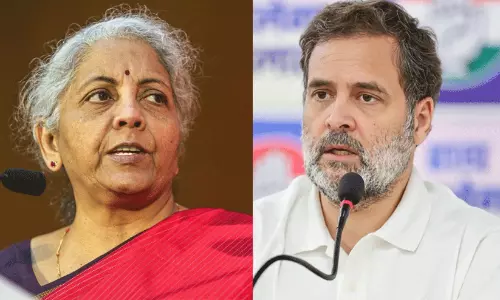 ഐഡിബിഐ ബാങ്ക് കൈമാറിയത് തകർന്ന നിലയിൽ; രാഹുൽ ഗാന്ധിയുടെ വിമർശനത്തിന് മറുപടിയുമായി നിർമല സീതാരാമൻ ഐഡിബിഐ ബാങ്ക് കൈമാറിയത് തകർന്ന നിലയിൽ; രാഹുൽ ഗാന്ധിയുടെ വിമർശനത്തിന് മറുപടിയുമായി നിർമല സീതാരാമൻ