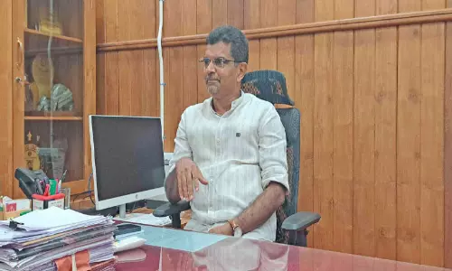 കലാമണ്ഡലം രജിസ്ട്രാർ ഇന്ന് പടിയിറങ്ങുന്നു; നാലര വർഷം കൊണ്ട് നിരവധി വികസനം, ഒട്ടേറെ പഴിവാക്കുകളും കേട്ടു