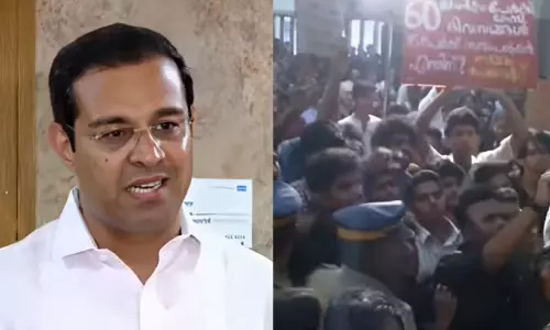 ‘പ്രതിഷേധിക്കാനും സമരംചെയ്യാനും ഒരു മര്യാദയുണ്ട്, കോൺ വെക്കേഷൻ തടസപ്പെടുത്തിയല്ല ചെയ്യേണ്ടത്: മഹാരാജാസിലെ പ്രതിഷേധത്തിൽ പ്രതികരിച്ച് റോജി എം. ജോൺ
