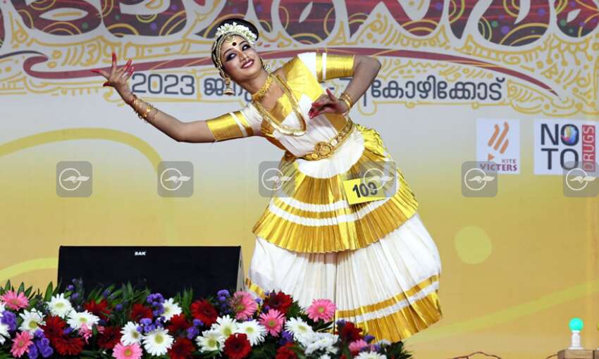 കൊട്ടിക്കേറി കലോത്സവമേളം; പോരാട്ടത്തിൽ കണ്ണൂർ മുന്നിൽ; തൊട്ടുപിന്നിൽ കോഴിക്കോടും