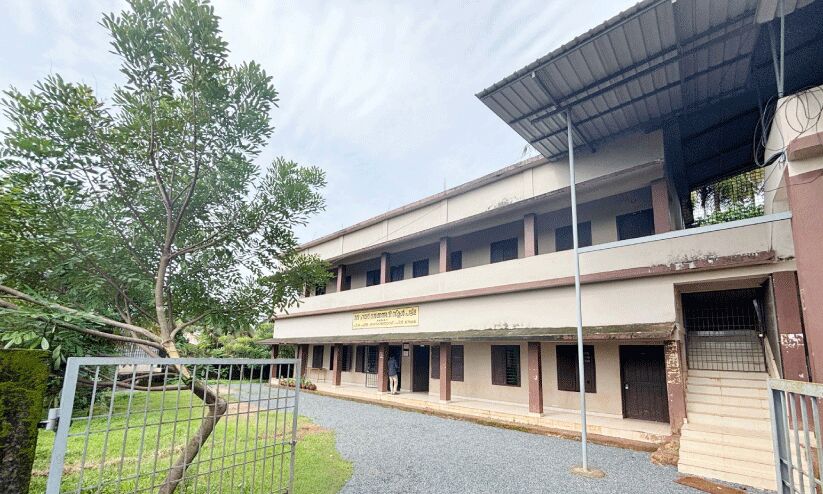 സ്ഥലസൗകര്യമില്ല; പഠനം പ്രതിസന്ധിയിൽ