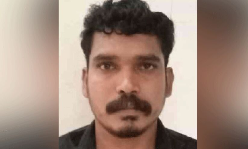 12 വർഷമായി ഒളിവിലായിരുന്ന പ്രതി പിടിയിൽ 12 വർഷമായി ഒളിവിലായിരുന്ന പ്രതി പിടിയിൽ