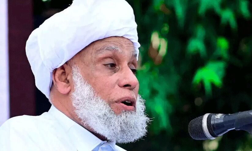 ഖാദി ഫൗണ്ടേഷൻ സമസ്തക്ക് എതിരല്ല; ഉമർ ഫൈസിയെ തള്ളി ജിഫ്രി തങ്ങൾ ഖാദി ഫൗണ്ടേഷൻ സമസ്തക്ക് എതിരല്ല; ഉമർ ഫൈസിയെ തള്ളി ജിഫ്രി തങ്ങൾ