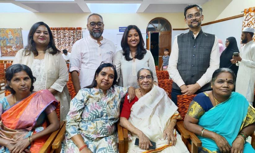 അമ്മ തുറപ്പിച്ച നോമ്പും ചേർത്തുവെച്ച മനസ്സും അമ്മ തുറപ്പിച്ച നോമ്പും ചേർത്തുവെച്ച മനസ്സും