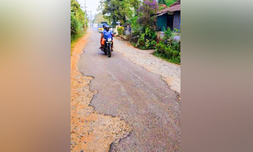ശാപമോക്ഷം ലഭിക്കാതെ ചട്ടിക്കുളം ട്രാംവെ റോഡ് ശാപമോക്ഷം ലഭിക്കാതെ ചട്ടിക്കുളം ട്രാംവെ റോഡ്