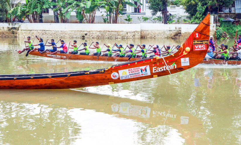 മീനച്ചിലാറ്റിൽ ഇന്ന് തീപ്പൊരി മീനച്ചിലാറ്റിൽ ഇന്ന് തീപ്പൊരി