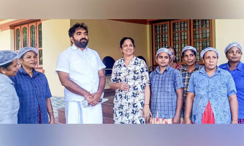 രണ്ട് കിലോ അരിയിലെ നെയ്യപ്പം; ജാസ്മിന്റെ അകക്കണ്ണിന്റെ കണക്കുകൾ രണ്ട് കിലോ അരിയിലെ നെയ്യപ്പം; ജാസ്മിന്റെ അകക്കണ്ണിന്റെ കണക്കുകൾ