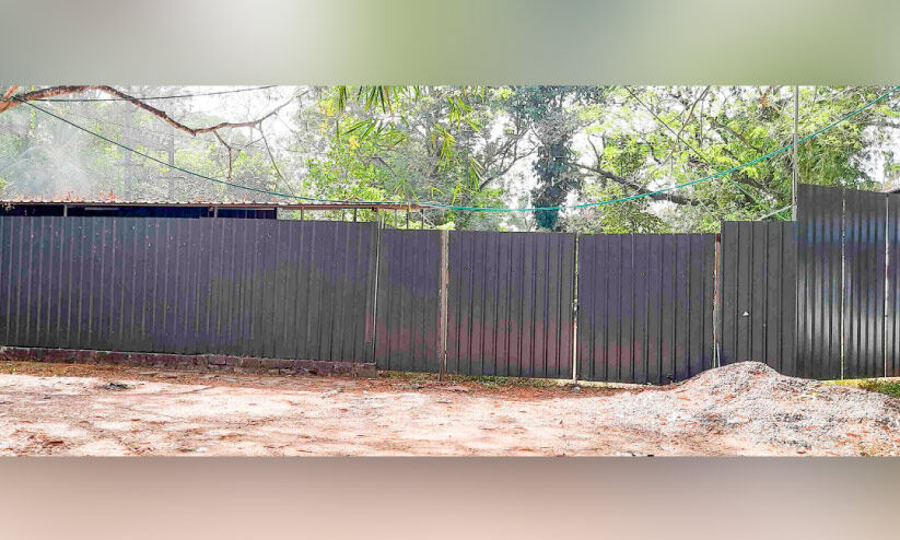 തർക്കം കോടതി കയറി; പറവൂരിലെ കോടതി സമുച്ചയവും സബ്ട്രഷറിയും അനിശ്ചിതത്വത്തിൽ തർക്കം കോടതി കയറി; പറവൂരിലെ കോടതി സമുച്ചയവും സബ്ട്രഷറിയും അനിശ്ചിതത്വത്തിൽ