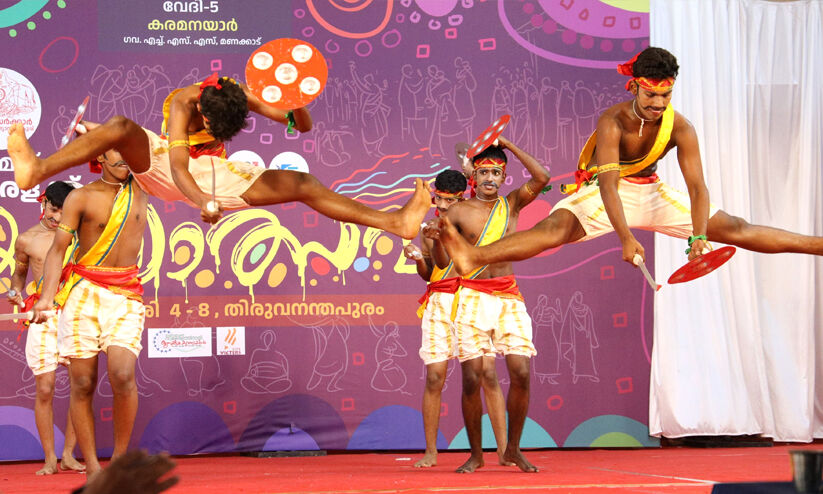 ചാടിയുയർന്ന്, ആഞ്ഞു വീശി... പോരട്ടെ എ ഗ്രേഡ് !